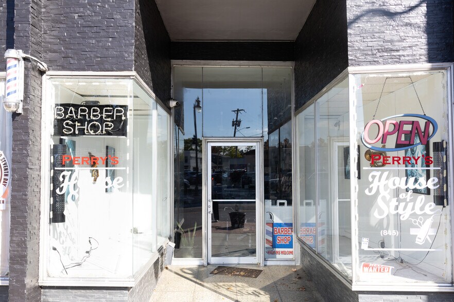 More Photos Of 71 Albany Ave, Kingston Storefront Retail Office For Sale