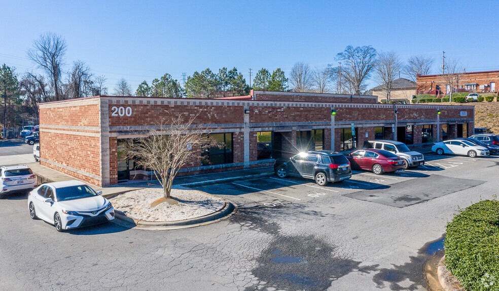 Primary Photo Of 200 E Arrowhead Dr, Charlotte Showroom For Lease