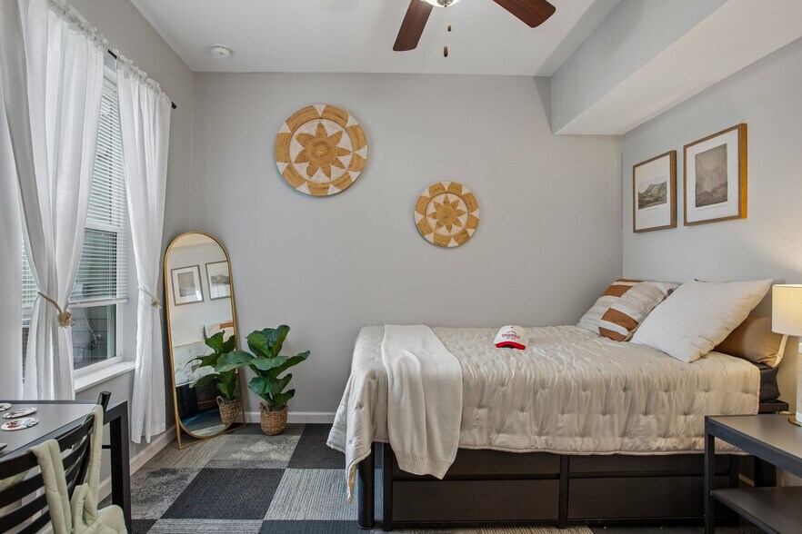 More Photos Of 1 Campus Edge Dr, Edwardsville Apartments For Sale