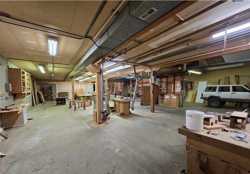More Photos Of 633 E Pioneer Ave, Montesano Office For Lease