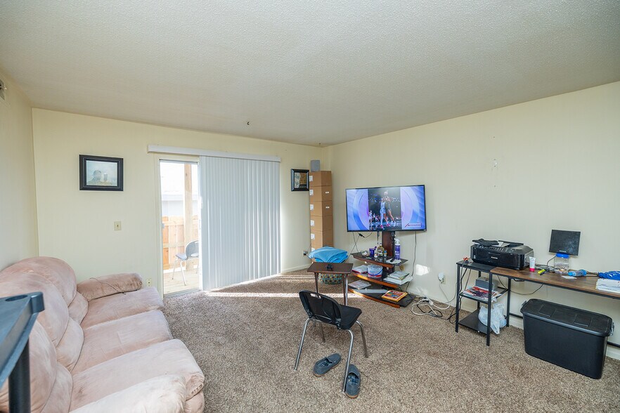 More Photos Of 2520 E Lincoln St, Wichita Apartments For Sale