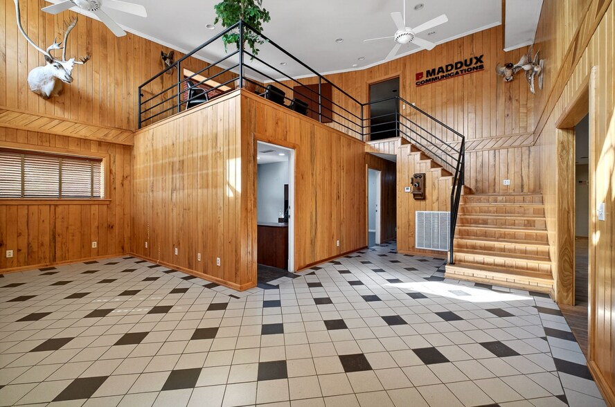 More Photos Of 350 5th S ave, Baxter Industrial For Lease