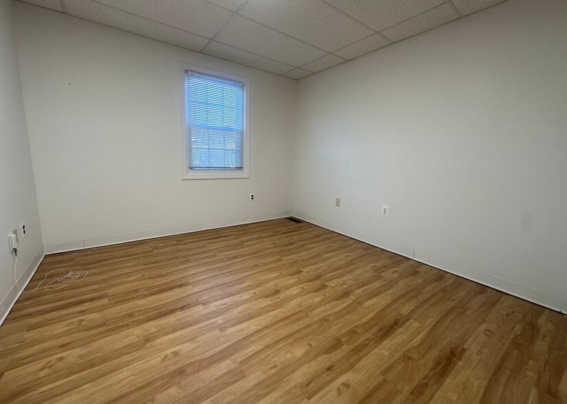 More Photos Of 617 Union Ave, Brielle Business Park For Lease