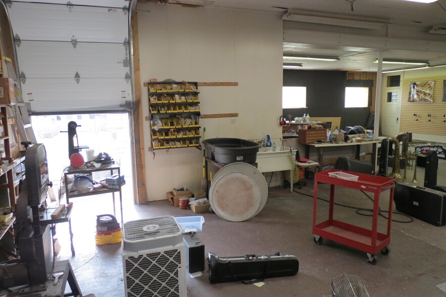 More Photos Of 27 S Charlotte St, Manheim Freestanding For Sale