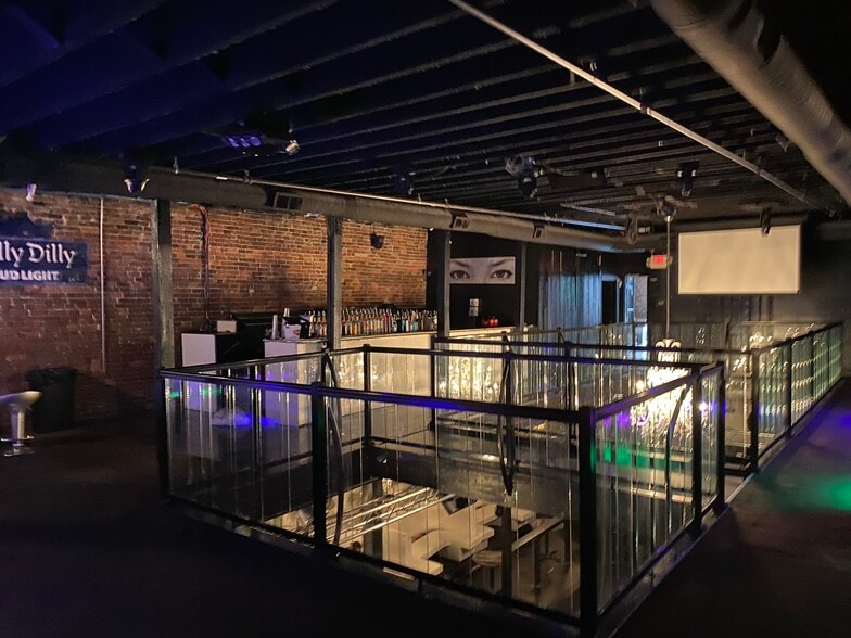 More Photos Of 311 S Patton Ave, Springfield Storefront For Sale