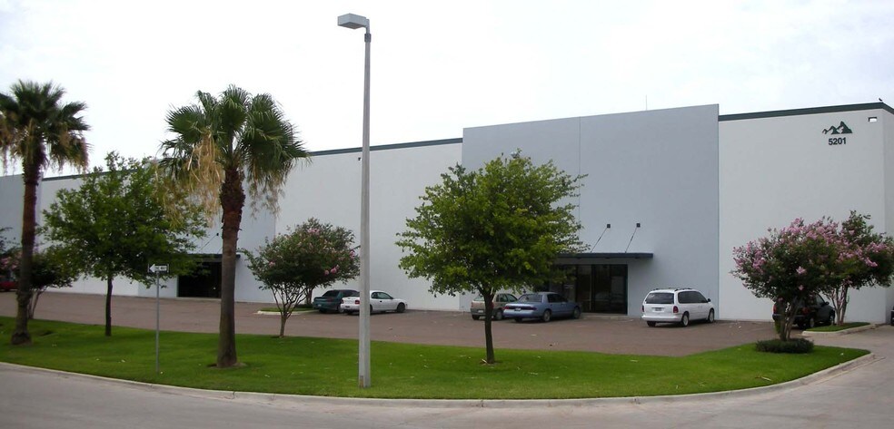More Photos Of 5201 George McVay Dr, McAllen Warehouse For Lease