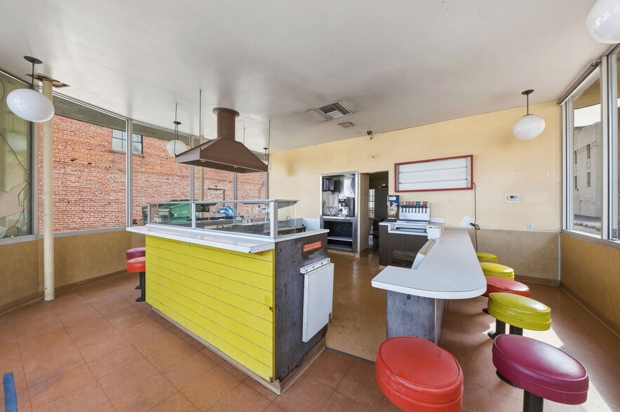More Photos Of 951 C St, Hayward Fast Food For Sale