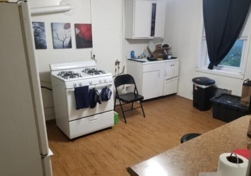 More Photos Of 533 Broadway, Watervliet Apartments For Sale