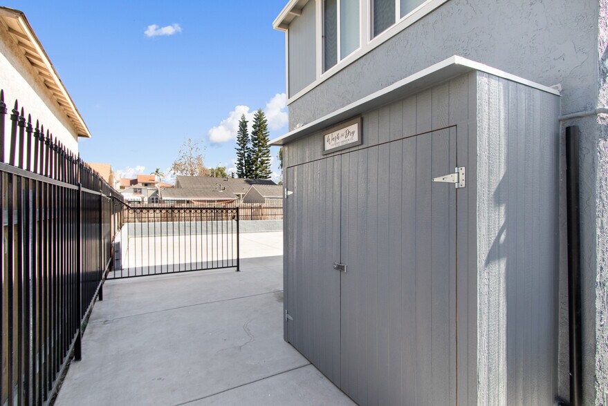 More Photos Of 411 G St, Chula Vista Apartments For Sale