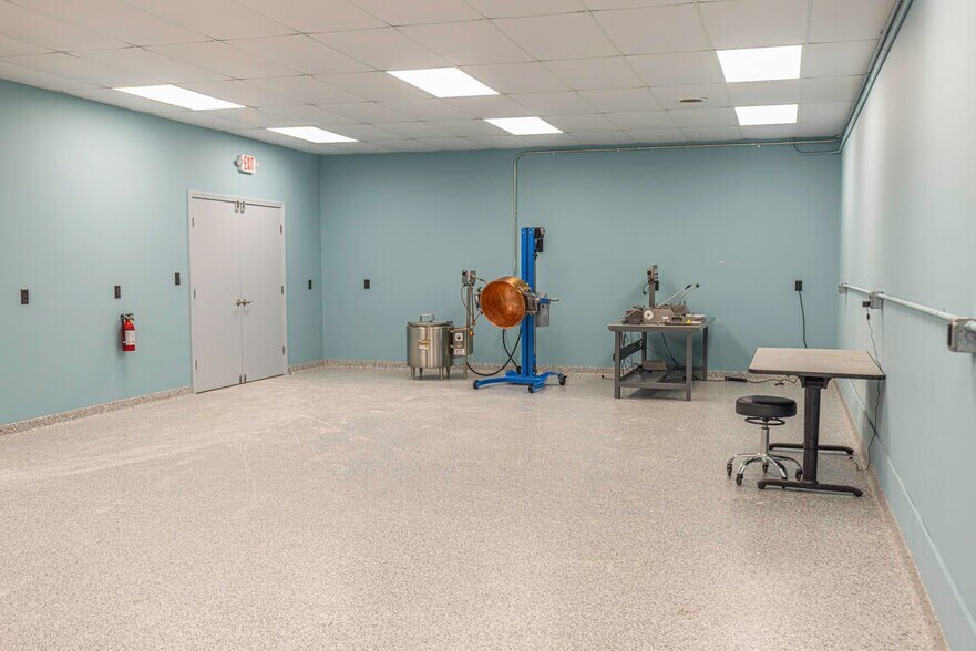 More Photos Of 69 Freedom Pky, Hermon Light Manufacturing For Lease