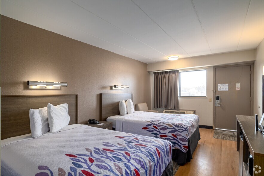 More Photos Of 2939 S Arlington Rd, Akron Hotel For Sale