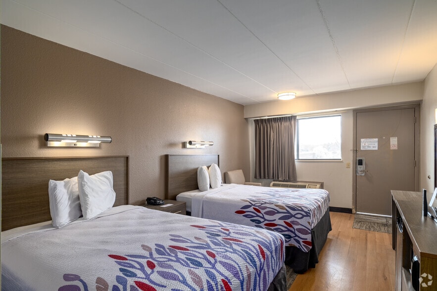 More Photos Of 2939 S Arlington Rd, Akron Hotel For Sale