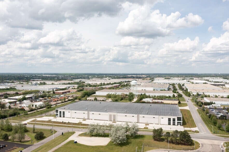 More Photos Of 545-565 Fullerton Ave, Carol Stream Warehouse For Lease