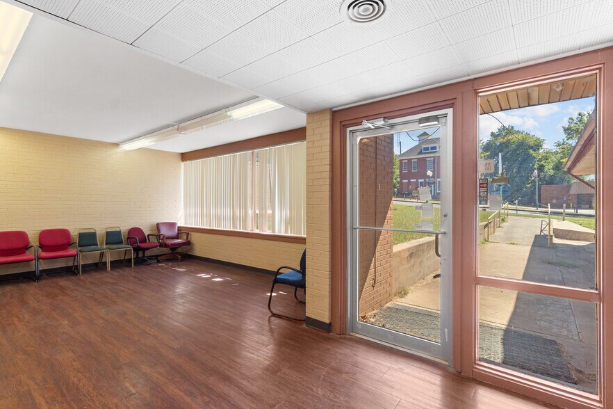 More Photos Of 116 E Robert S Kerr Blvd, Wynnewood Medical For Sale