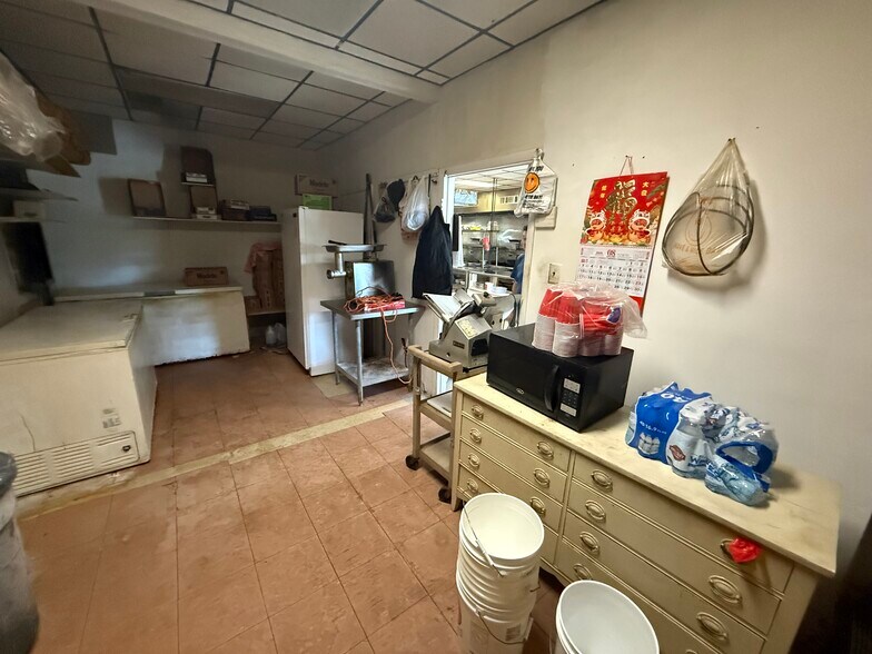 More Photos Of 185 W Cohawkin Rd, Clarksboro Restaurant For Lease