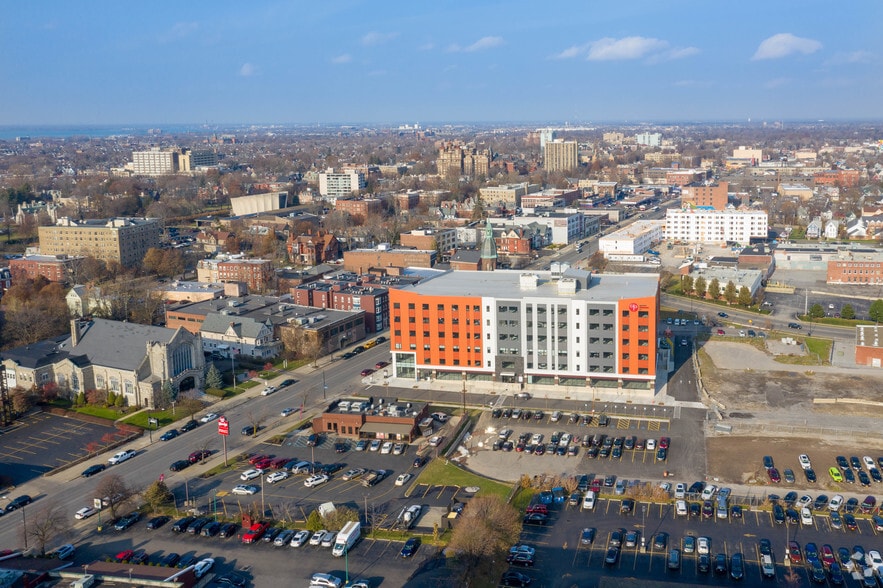 More Photos Of 1091 Main St, Buffalo Office For Sale