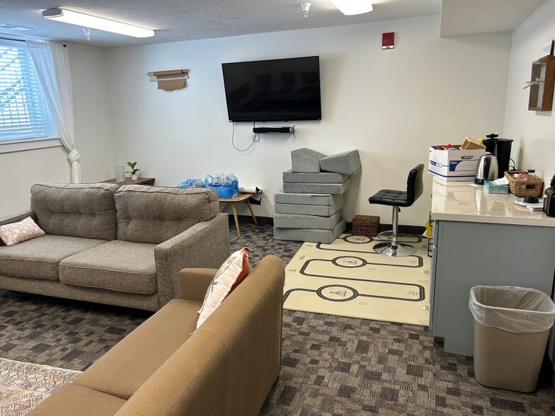 More Photos Of 4975 E Traverse Hwy, Traverse City Specialty For Lease