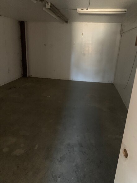 More Photos Of 24148 Robertson Blvd, Chowchilla Industrial For Sale