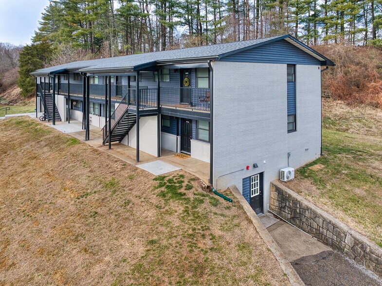More Photos Of 46 Parkway Pl, Parkersburg Multifamily For Sale