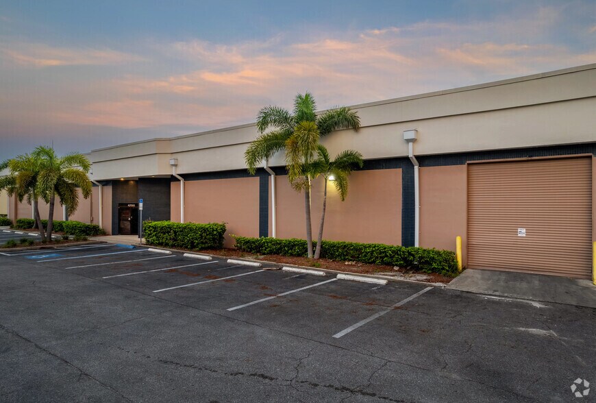 More Photos Of 4700 110th Ave N, Pinellas Park Warehouse For Sale
