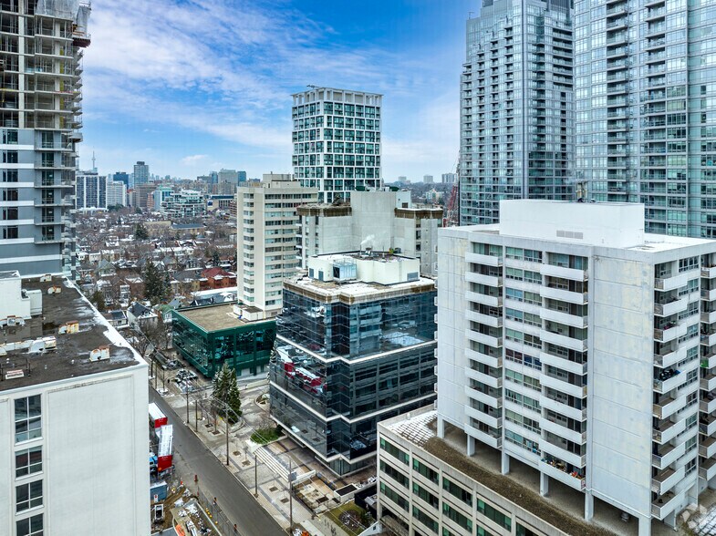 More Photos Of 40 Holly St, Toronto Office For Lease