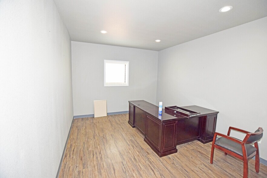 More Photos Of 10503 W County Rd 72, Midland Warehouse For Lease