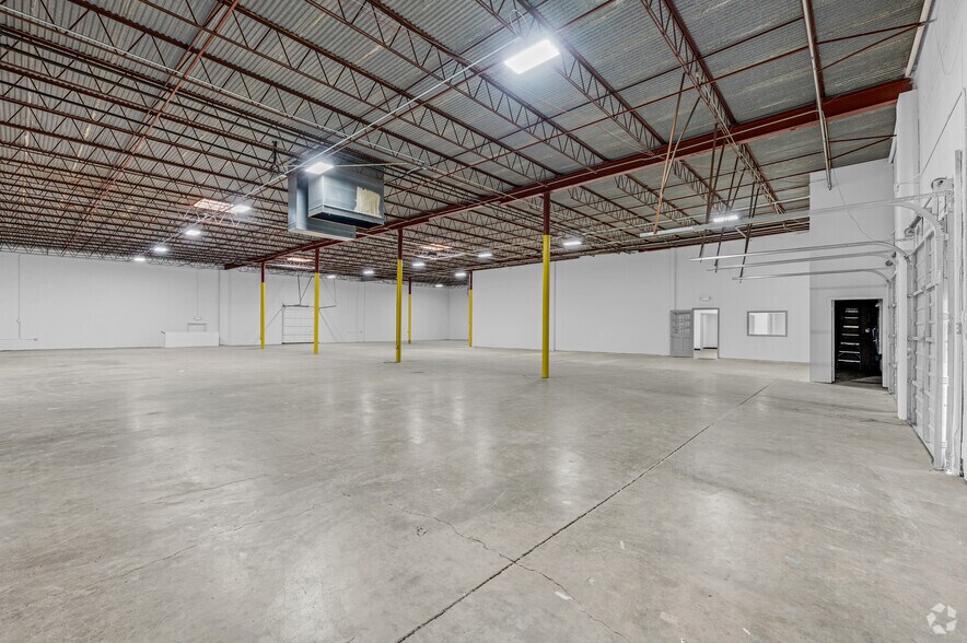 More Photos Of 3441 Halifax St, Dallas Unknown For Lease