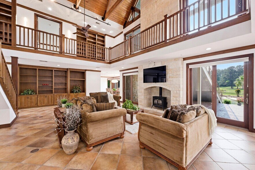 More Photos Of 43 Pool Rd, Richards Specialty For Sale