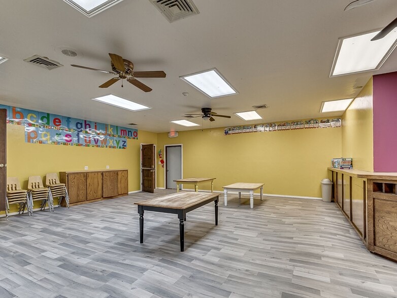 More Photos Of 1419 W London St, El Reno Religious Facility For Sale