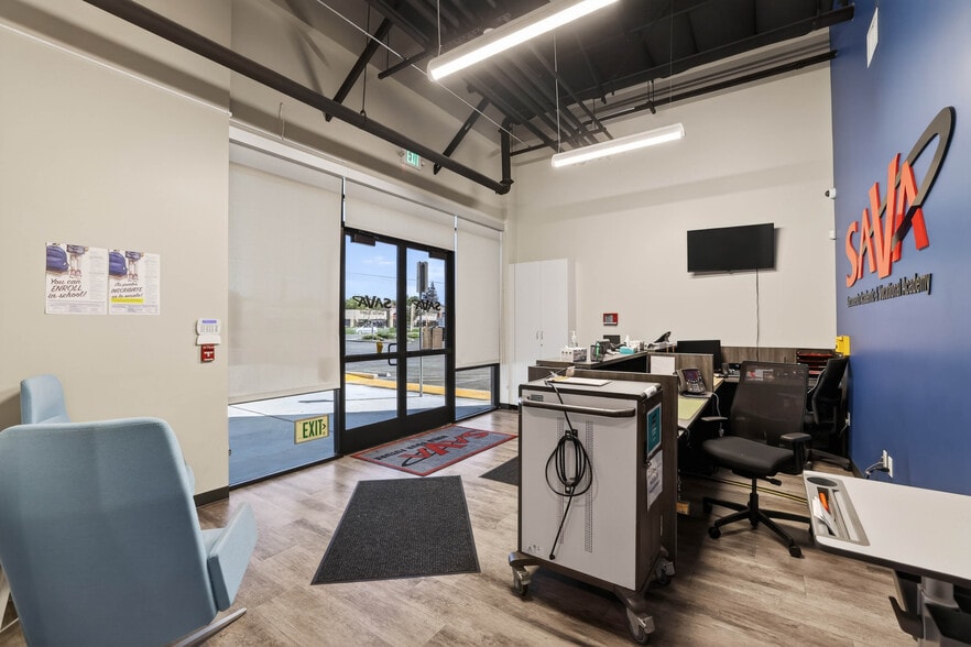 More Photos Of 5400 Power Inn Rd, Sacramento Showroom For Sale