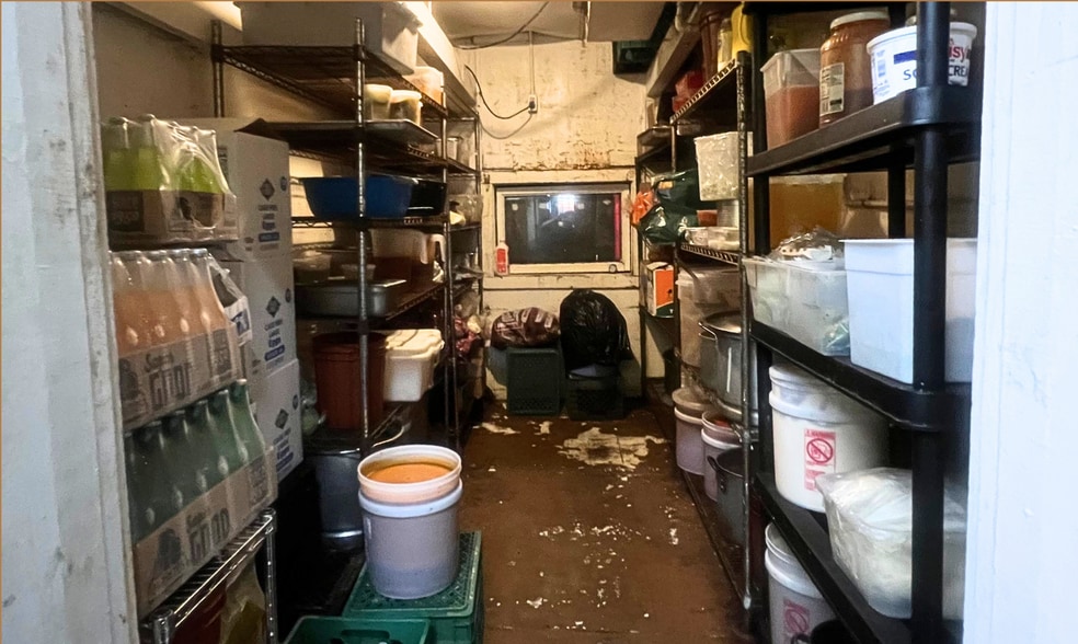 More Photos Of 1260 Main St, Watsonville Unknown For Lease