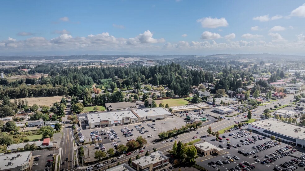 More Photos Of 4500 Commercial St SE, Salem Freestanding For Lease