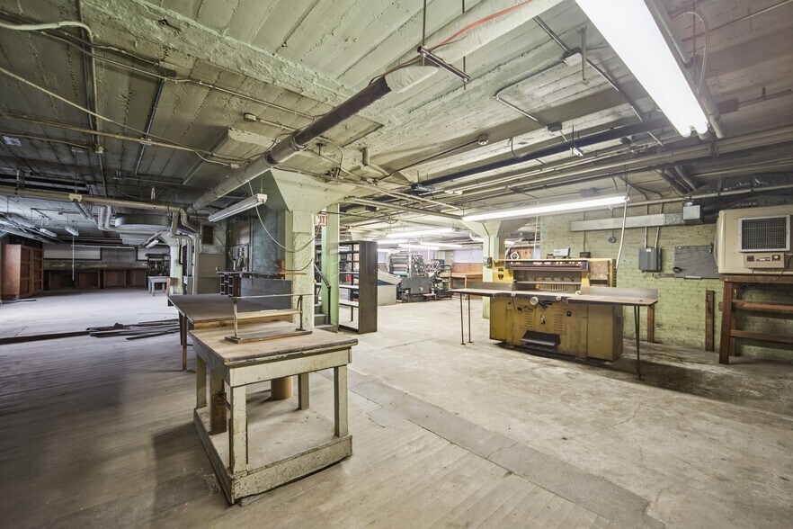 More Photos Of 200 1st Ave E, Newton Office For Sale