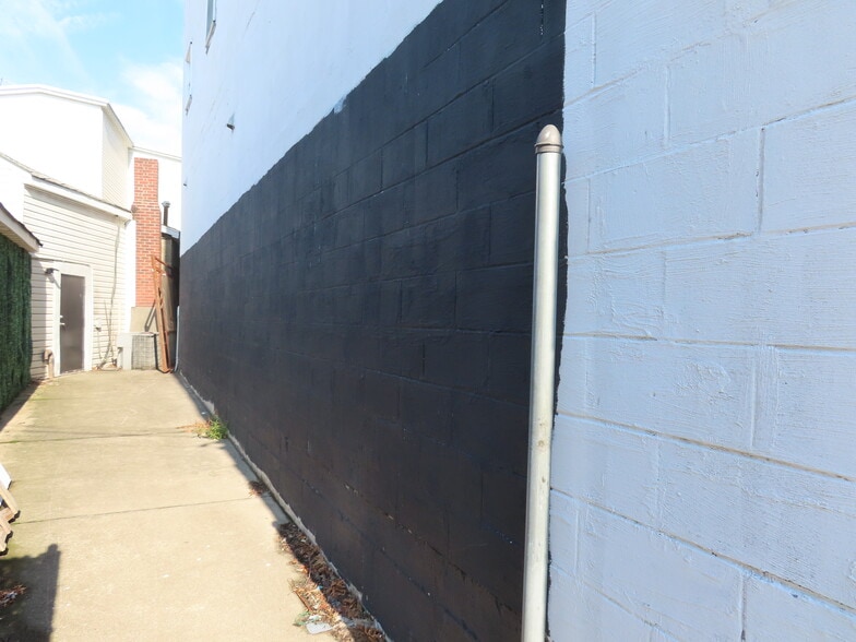 More Photos Of 65 Deer Park Ave, Babylon Storefront Retail Residential For Sale
