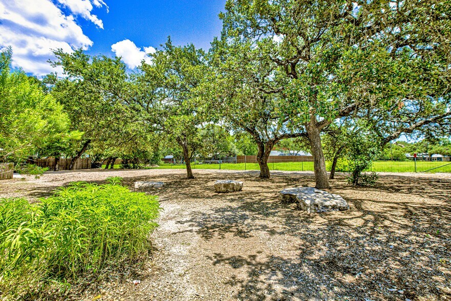 More Photos Of 45 La Buena Vista Dr, Wimberley Schools For Sale
