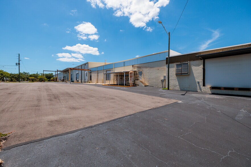 More Photos Of 6750 N Bryan Dairy Rd, Seminole Distribution For Lease