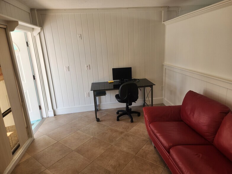 More Photos Of 2501 Gulf Dr N, Bradenton Beach, Bradenton Beach Storefront Retail Residential For Sale