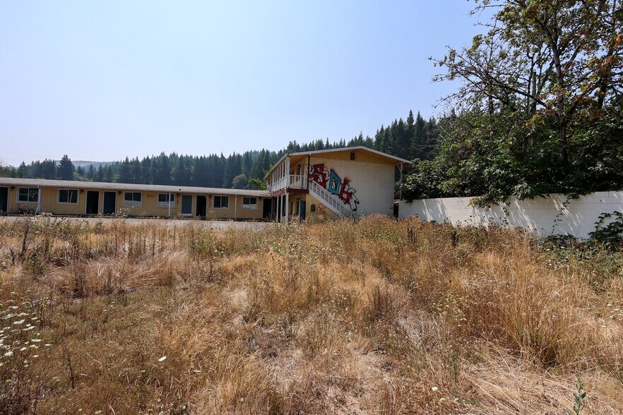 More Photos Of 455 Bear Creek Rd, Cottage Grove Hotel For Sale