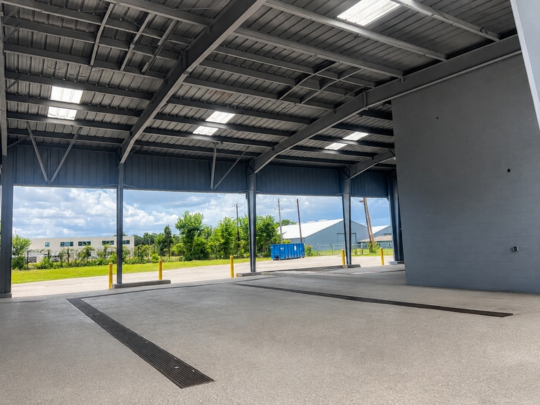 More Photos Of 4900-4904 Griggs Rd, Houston Warehouse For Lease