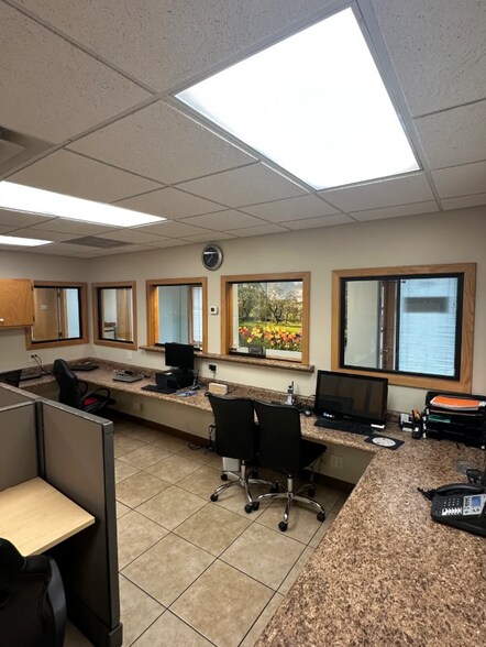 More Photos Of 9721 Prairie Ave, Highland Medical For Sale
