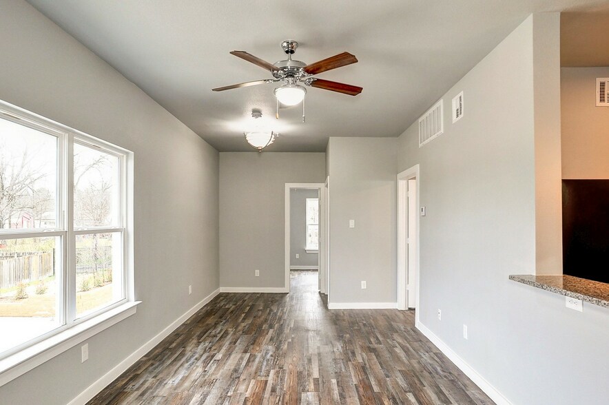 More Photos Of 1420 Park Pl, Sherman Apartments For Sale