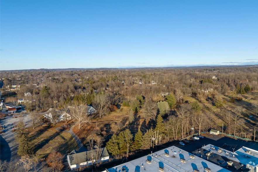 More Photos Of 2628 South Rd, Poughkeepsie Sports And Entertainment For Sale