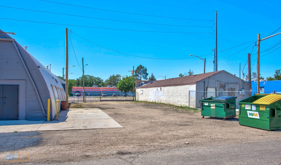 More Photos Of 2207-2209 9th St, Greeley Flex For Sale