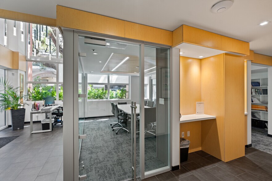 More Photos Of 2801 Florida Ave, Miami Apartments For Lease