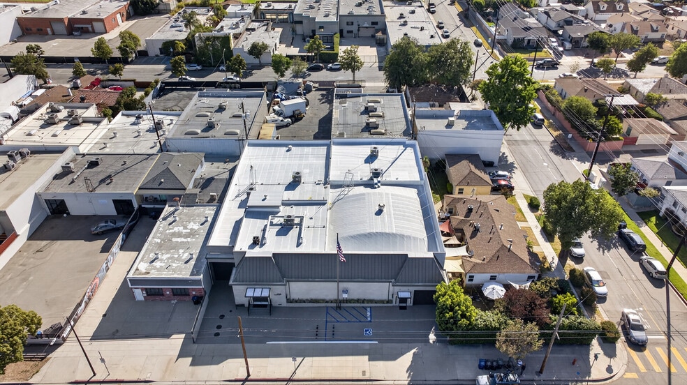 More Photos Of 703 S Main St, Burbank Showroom For Sale