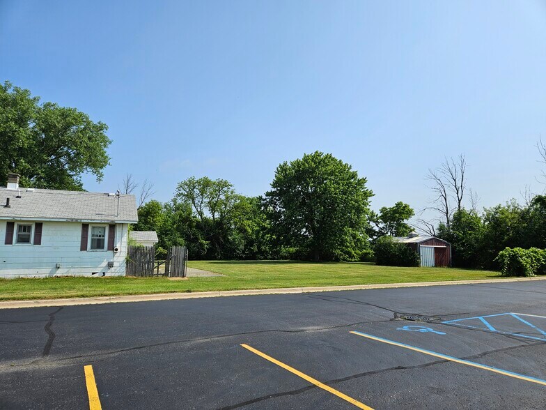 More Photos Of 5750 Bay Rd, Saginaw Freestanding For Sale