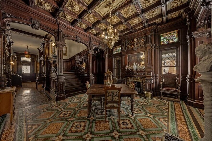 More Photos Of 809 Hall St, Saint Joseph Hospitality For Sale