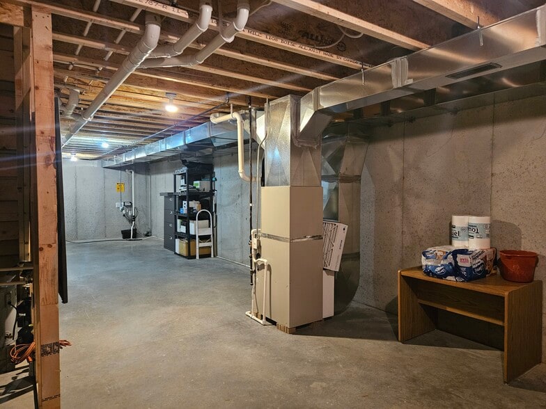 More Photos Of 5786 Midland Rd, Freeland Office For Sale