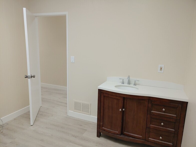 More Photos Of 1475 Cedarwood Ln, Pleasanton Medical For Lease