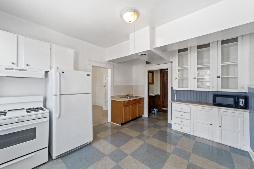 More Photos Of 1947-1949 Coltman Rd, Cleveland Apartments For Sale